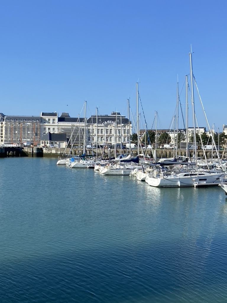 Nuit insolite sur un bateau à Deauville